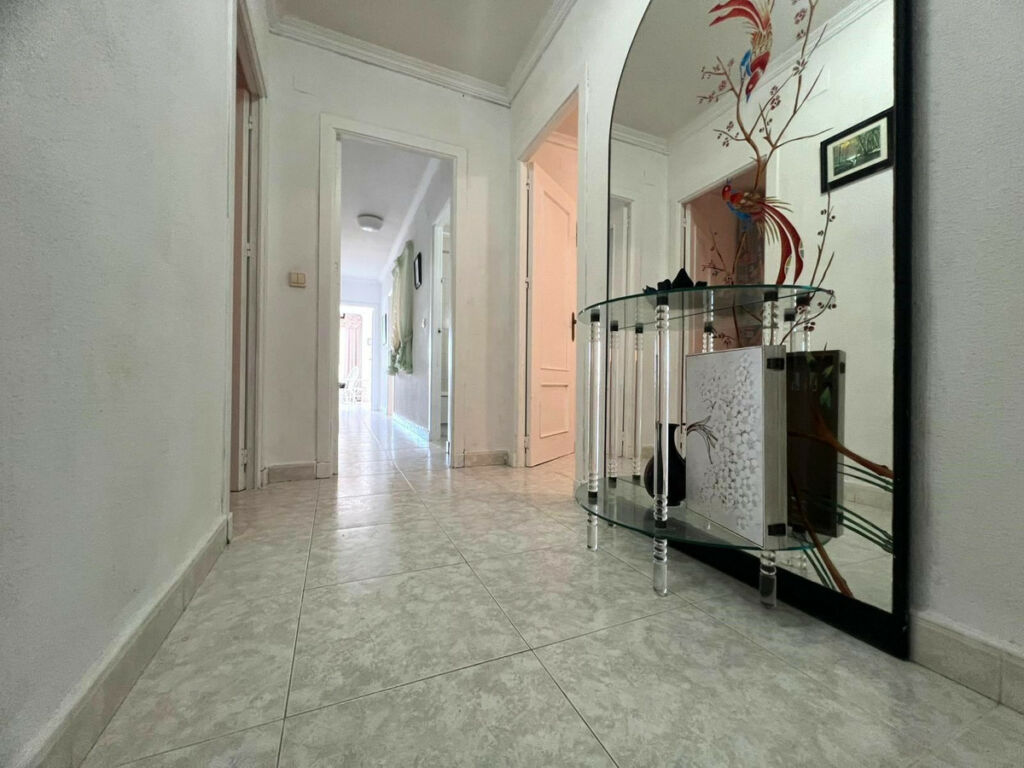 Middle Floor Apartment Playa de los Locos Alicante - Bild 16