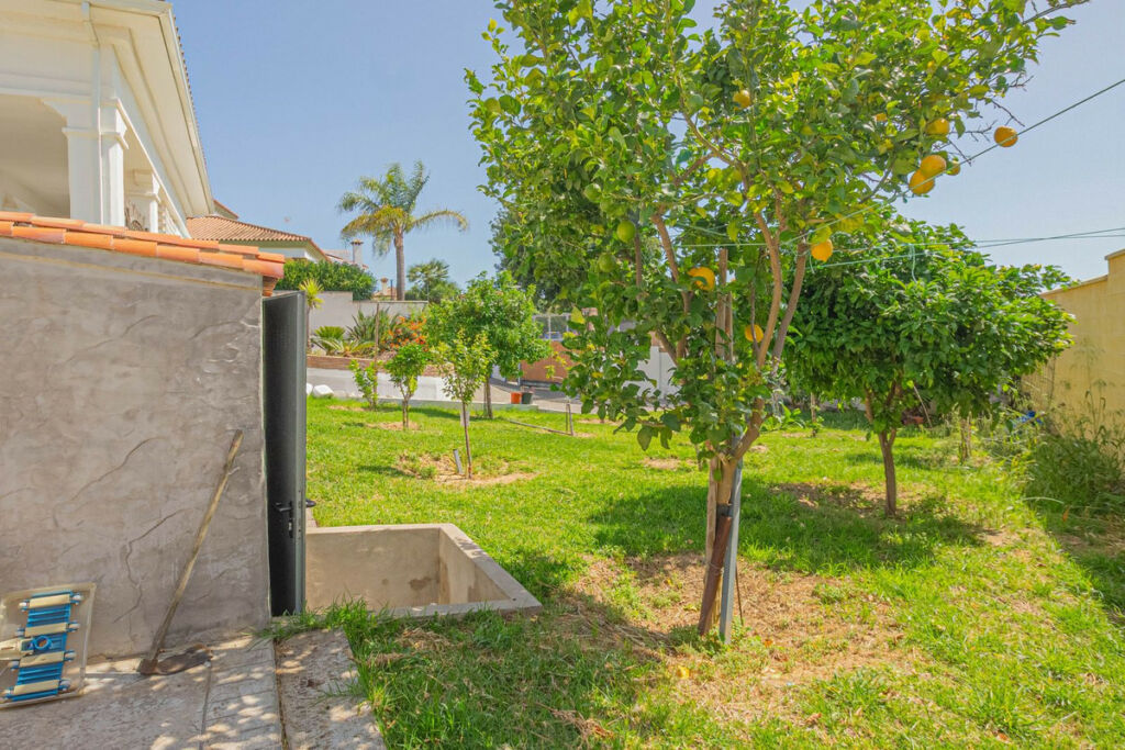 Detached Villa Pueblo Nuevo de Guadiaro Cádiz - zdjęcie 15