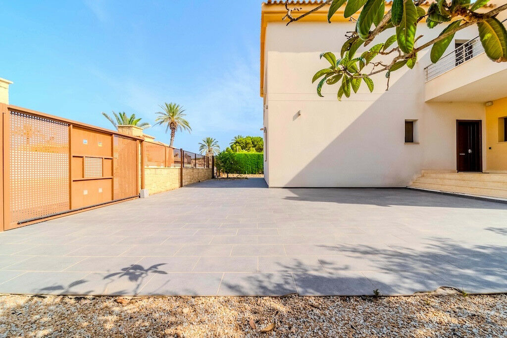 Detached Villa Cabo Roig Alicante - image 18
