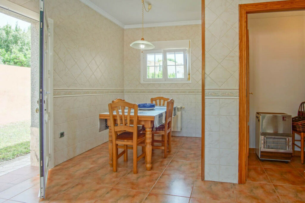 Detached Villa Los Pinos Alicante - image 18