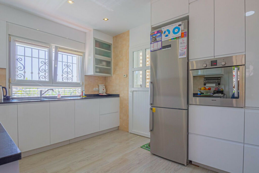 Detached Villa Pueblo Nuevo de Guadiaro Cádiz - zdjęcie 18