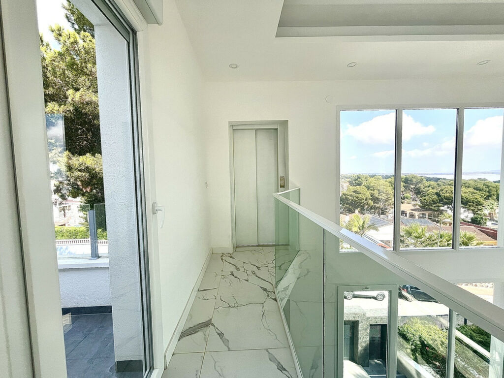 Detached Villa Los Balcones Alicante - Bild 20
