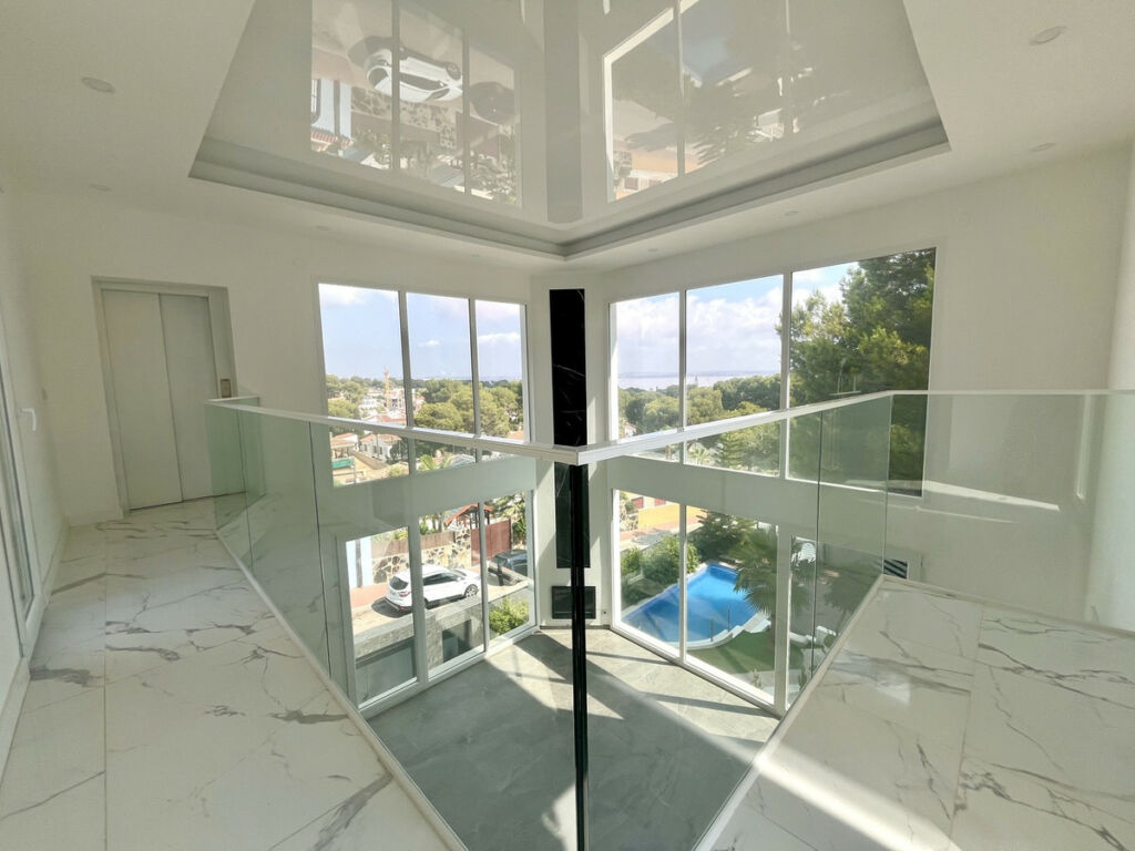 Detached Villa Los Balcones Alicante - Bild 21