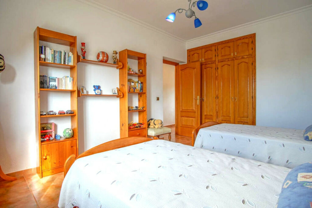 Detached Villa Los Pinos Alicante - image 23