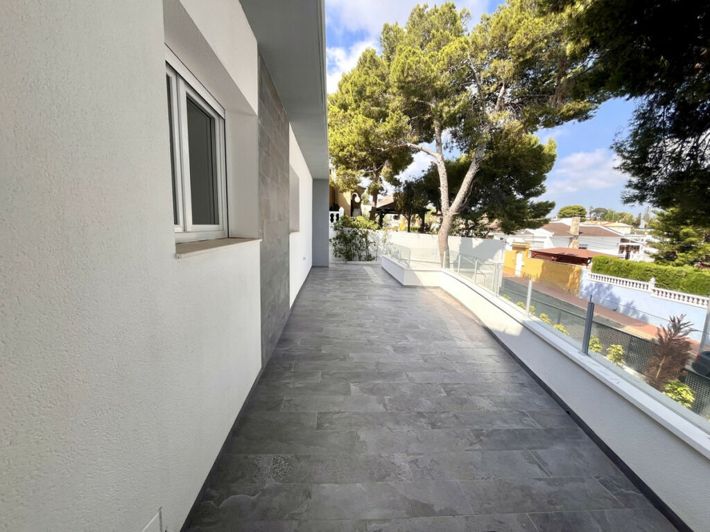Detached Villa Los Balcones Alicante - Bild 25