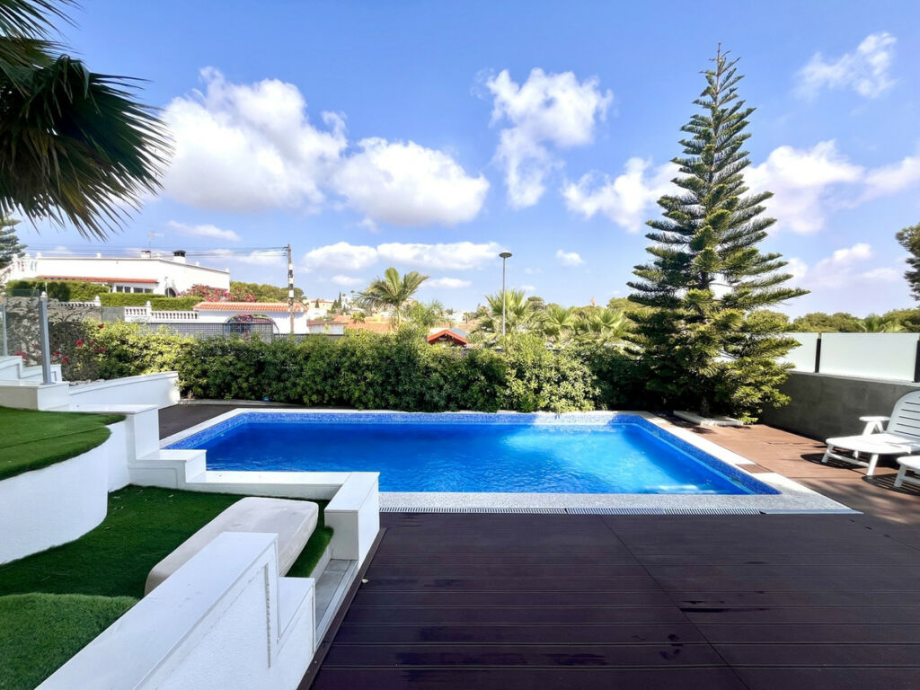 Detached Villa Los Balcones Alicante - Bild 38