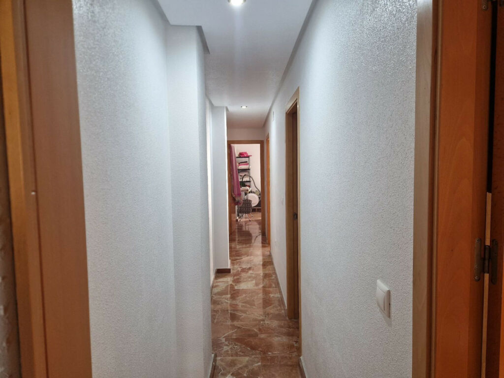 Middle Floor Apartment Torrevieja Alicante - imagen 4