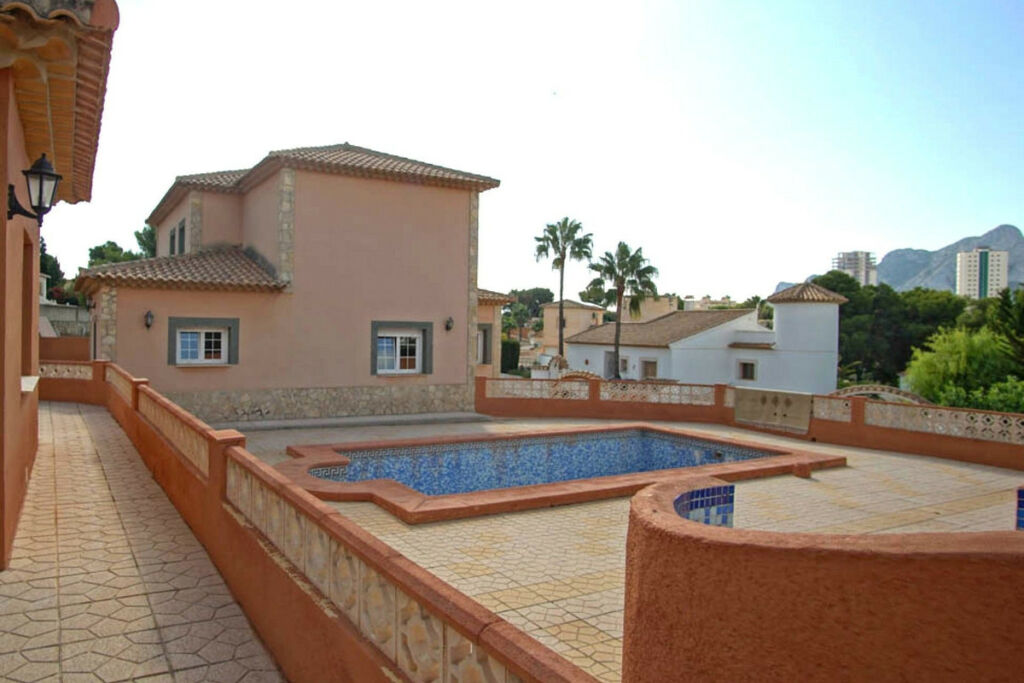 Detached Villa Los Pinos Alicante - image 39