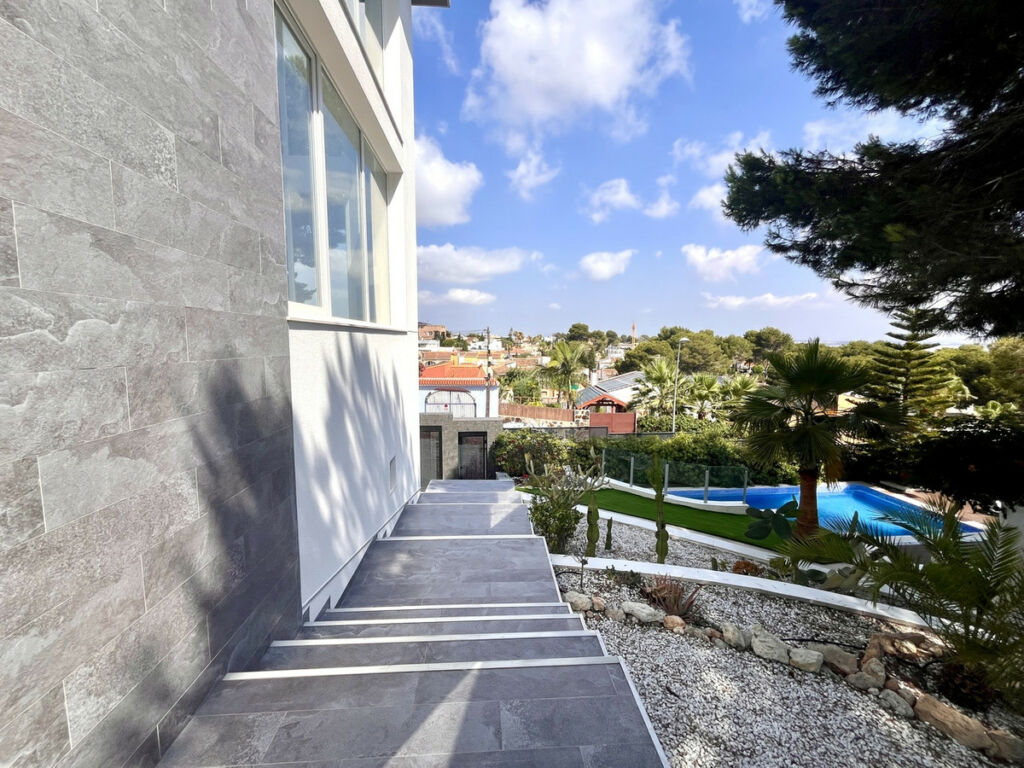Detached Villa Los Balcones Alicante - Bild 41