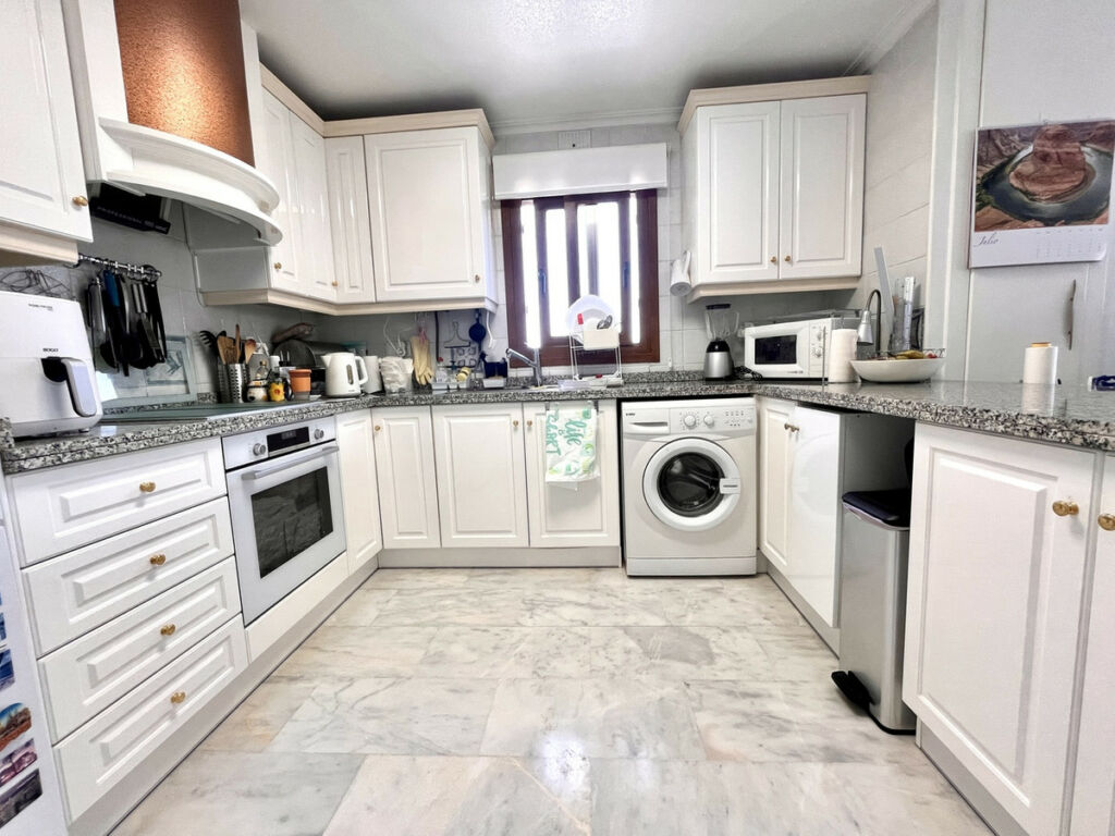 Middle Floor Apartment Villamartin Alicante - Bild 7