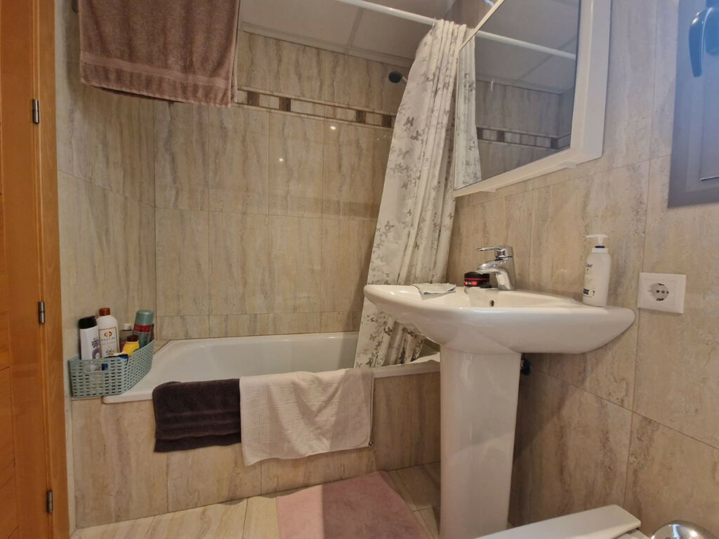 Middle Floor Apartment Torrevieja Alicante - imagen 8