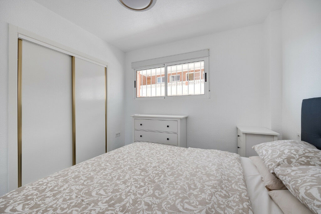 Middle Floor Apartment Punta Prima Alicante - zdjęcie 19