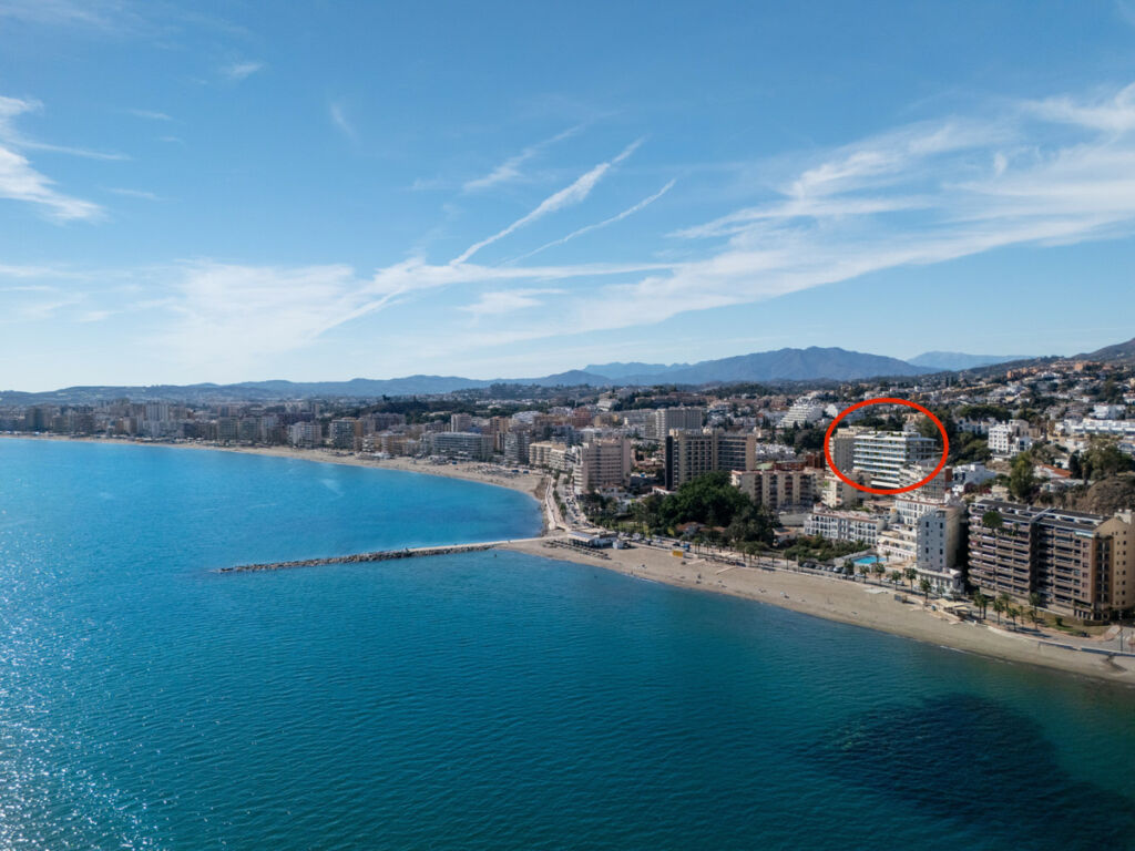 Middle Floor Apartment Fuengirola Málaga - image 3
