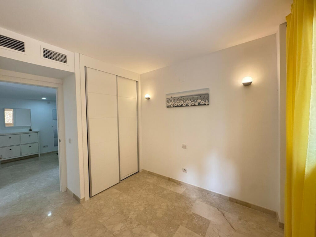 Middle Floor Apartment Torrevieja Alicante - imagen 10