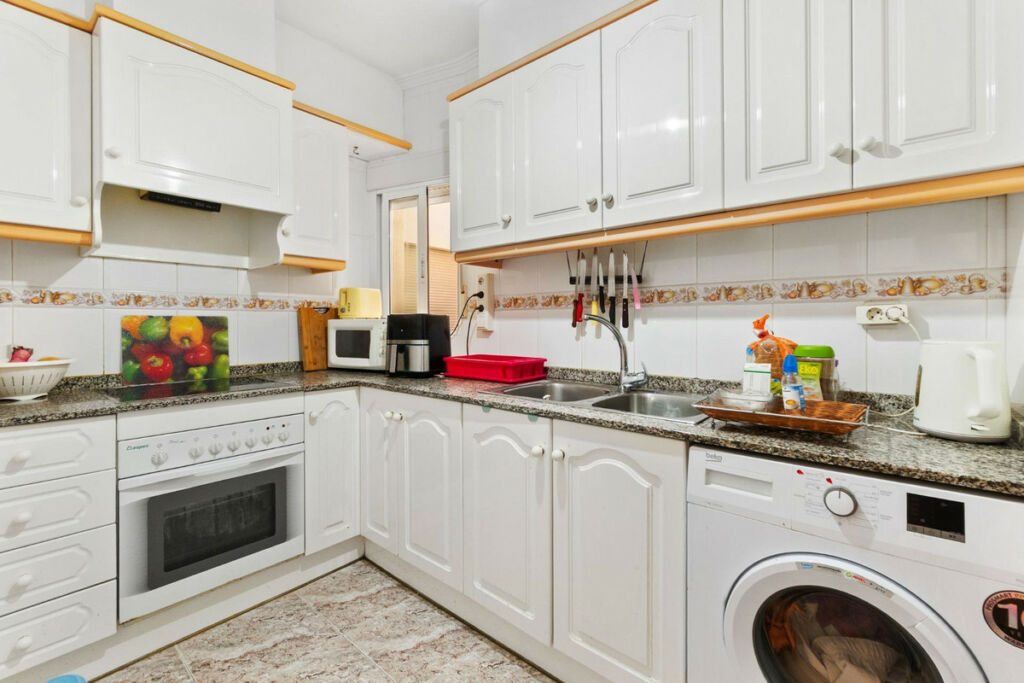 Middle Floor Apartment Torrevieja Alicante - zdjęcie 6