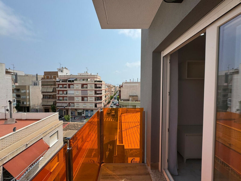 Middle Floor Apartment Torrevieja Alicante - Bild 11
