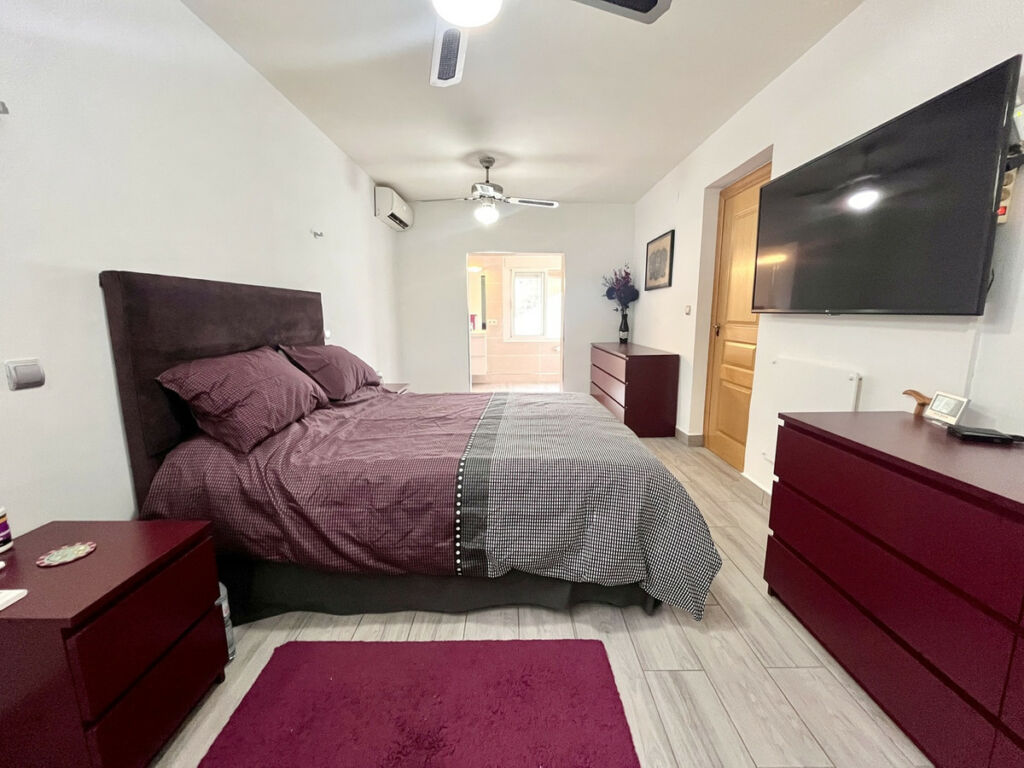 Detached Villa Pinar de Campoverde Alicante - image 11