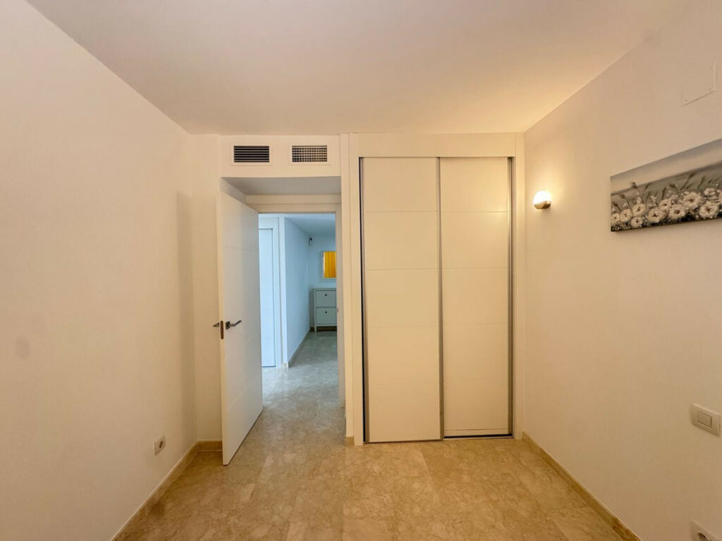 Middle Floor Apartment Torrevieja Alicante - imagen 11