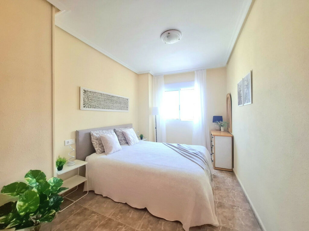 Middle Floor Apartment Torrevieja Alicante - image 12