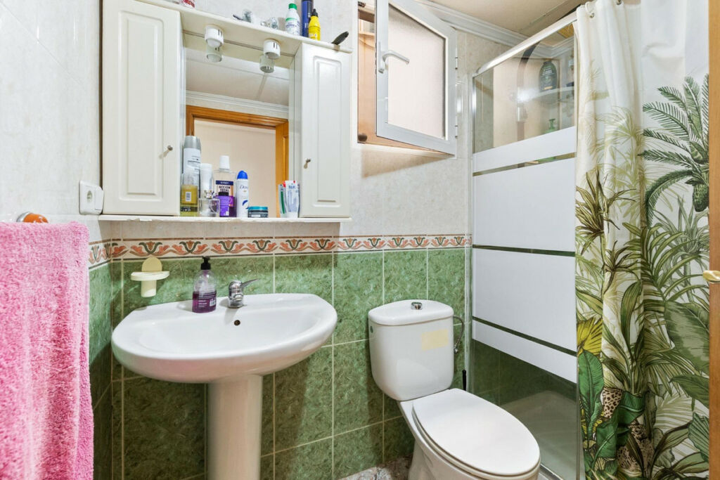 Middle Floor Apartment Torrevieja Alicante - zdjęcie 8