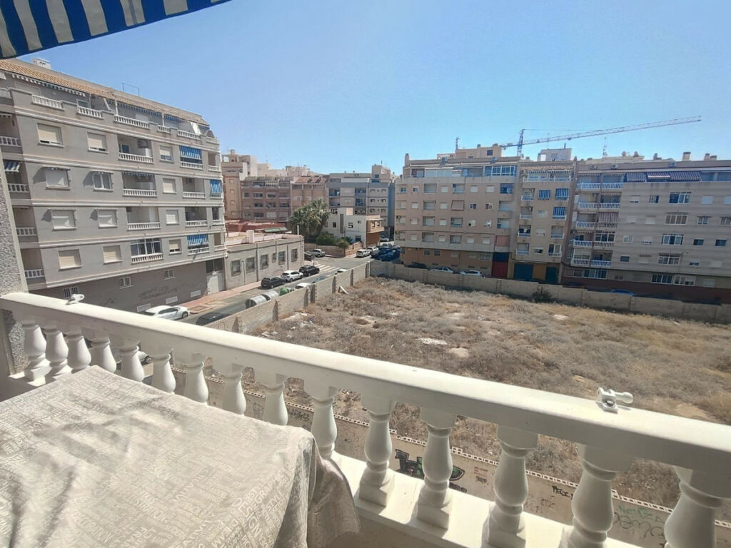 Middle Floor Apartment Torrevieja Alicante - zdjęcie 12