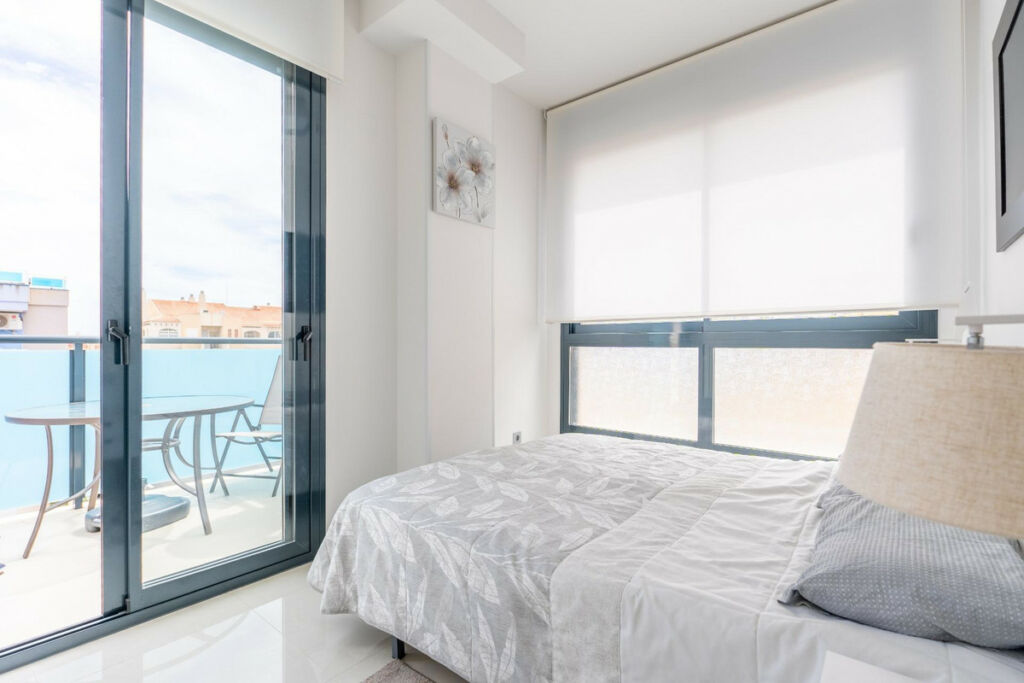 Middle Floor Apartment Torrevieja Alicante - zdjęcie 12
