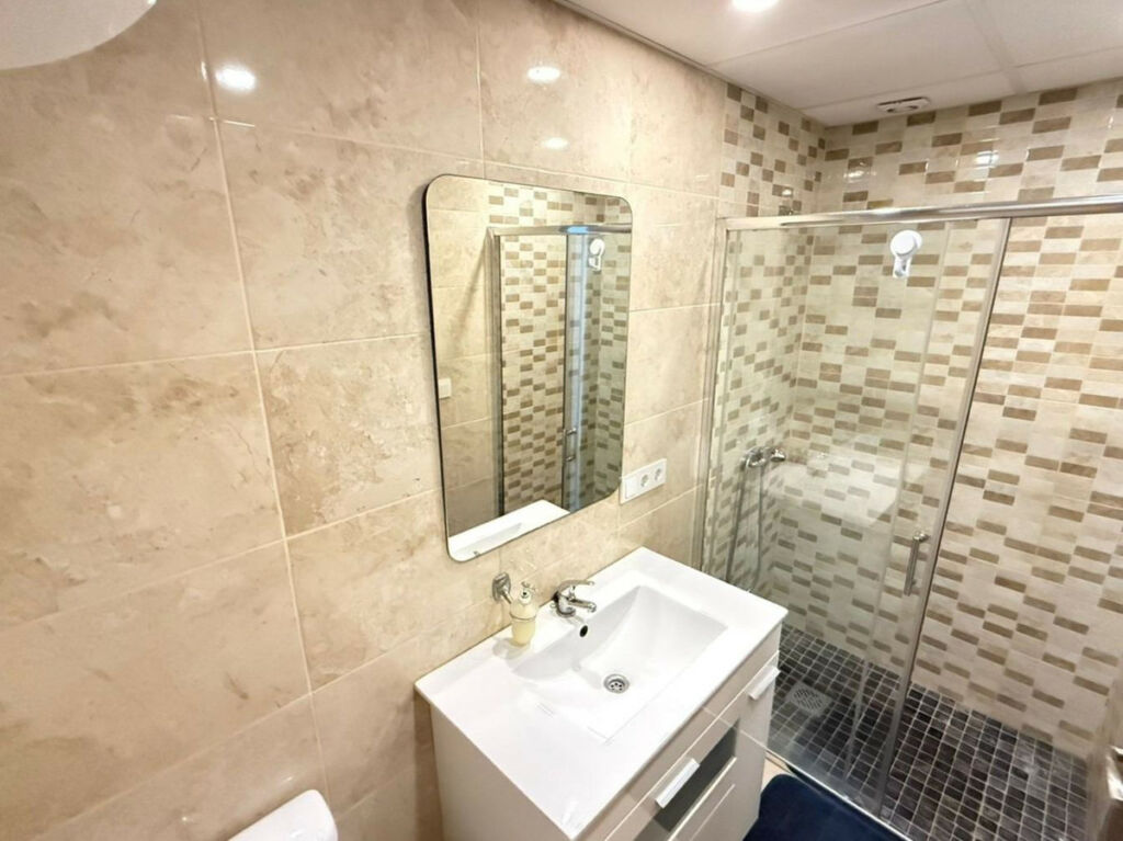 Middle Floor Apartment Torrevieja Alicante - zdjęcie 13