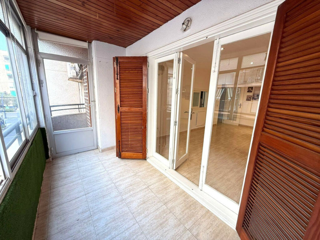 Middle Floor Apartment Torrevieja Alicante - zdjęcie 13