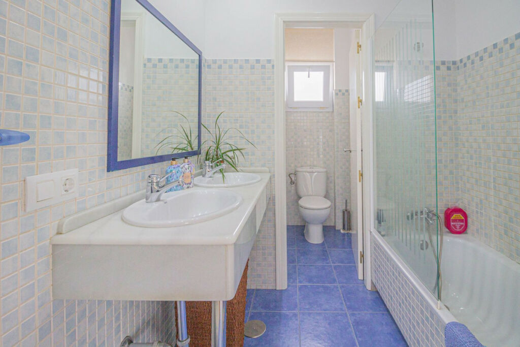 Detached Villa La Línea Cádiz - imagen 14
