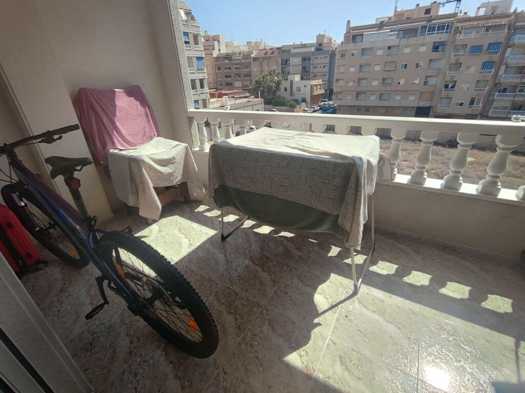 Middle Floor Apartment Torrevieja Alicante - zdjęcie 14