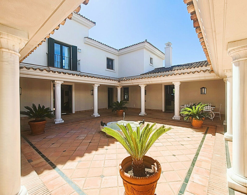 Detached Villa San Roque Club Cádiz - imagen 15