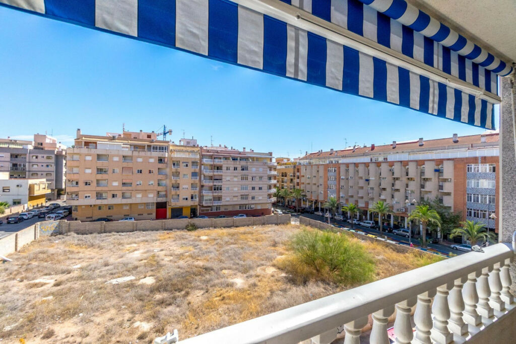 Middle Floor Apartment Torrevieja Alicante - zdjęcie 12