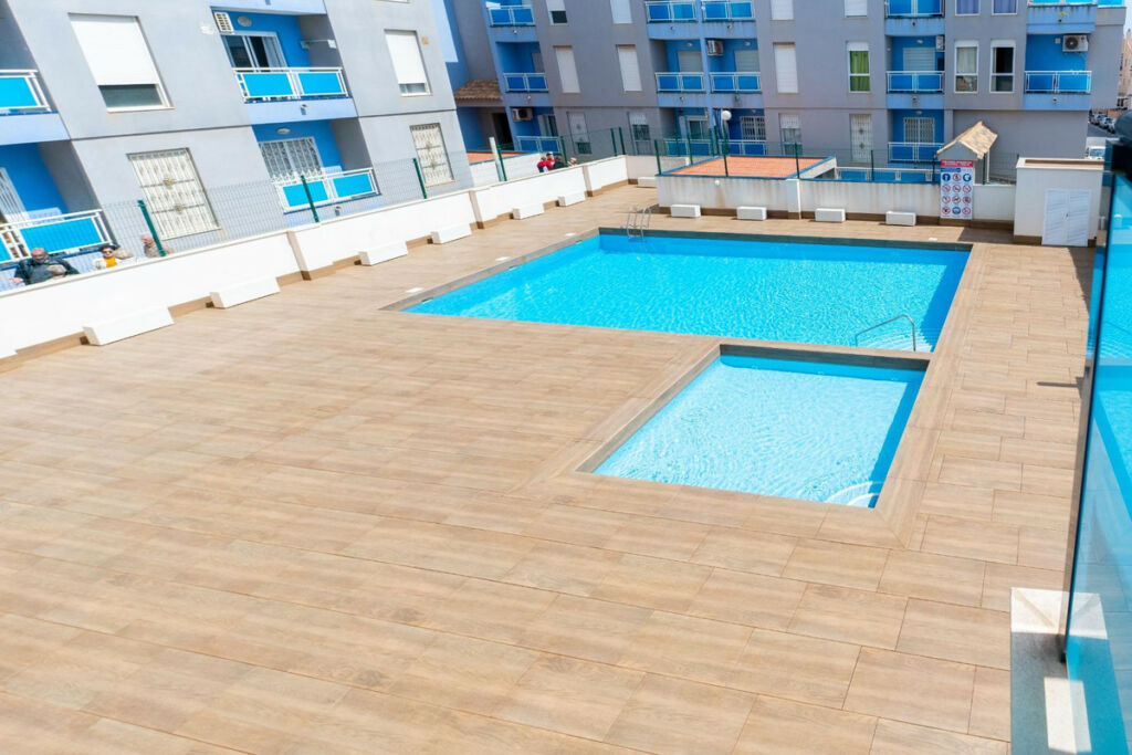 Middle Floor Apartment Torrevieja Alicante - zdjęcie 16
