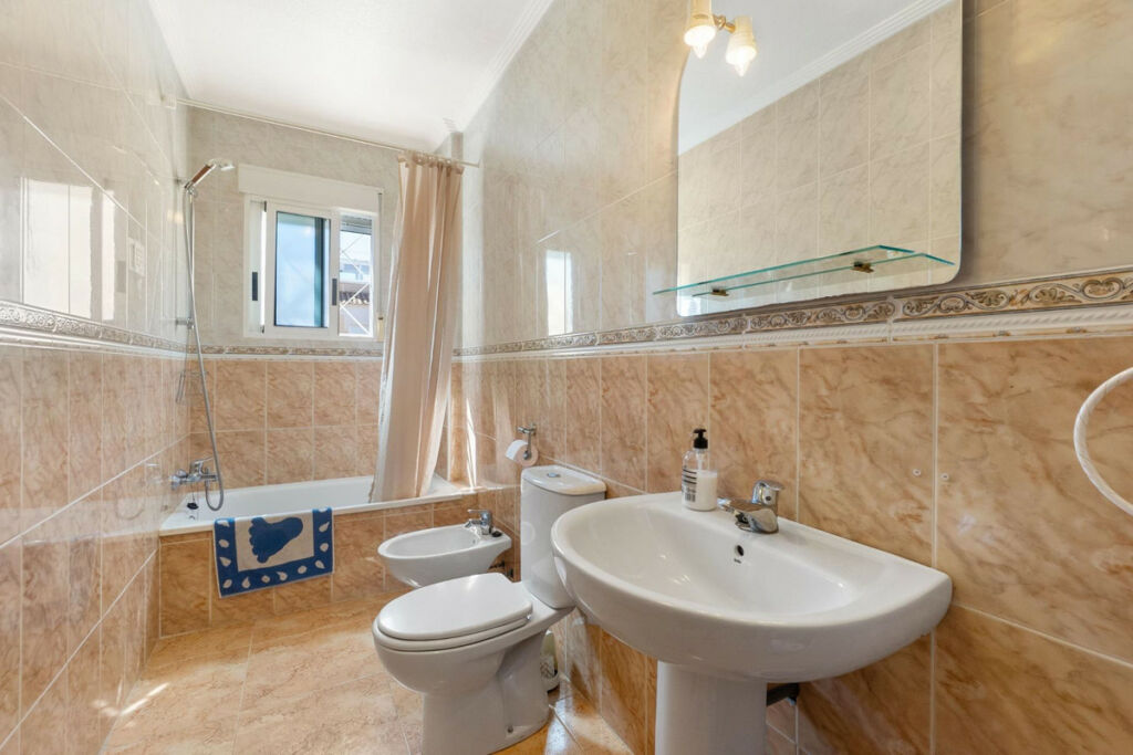 Townhouse Torrevieja Alicante - zdjęcie 18