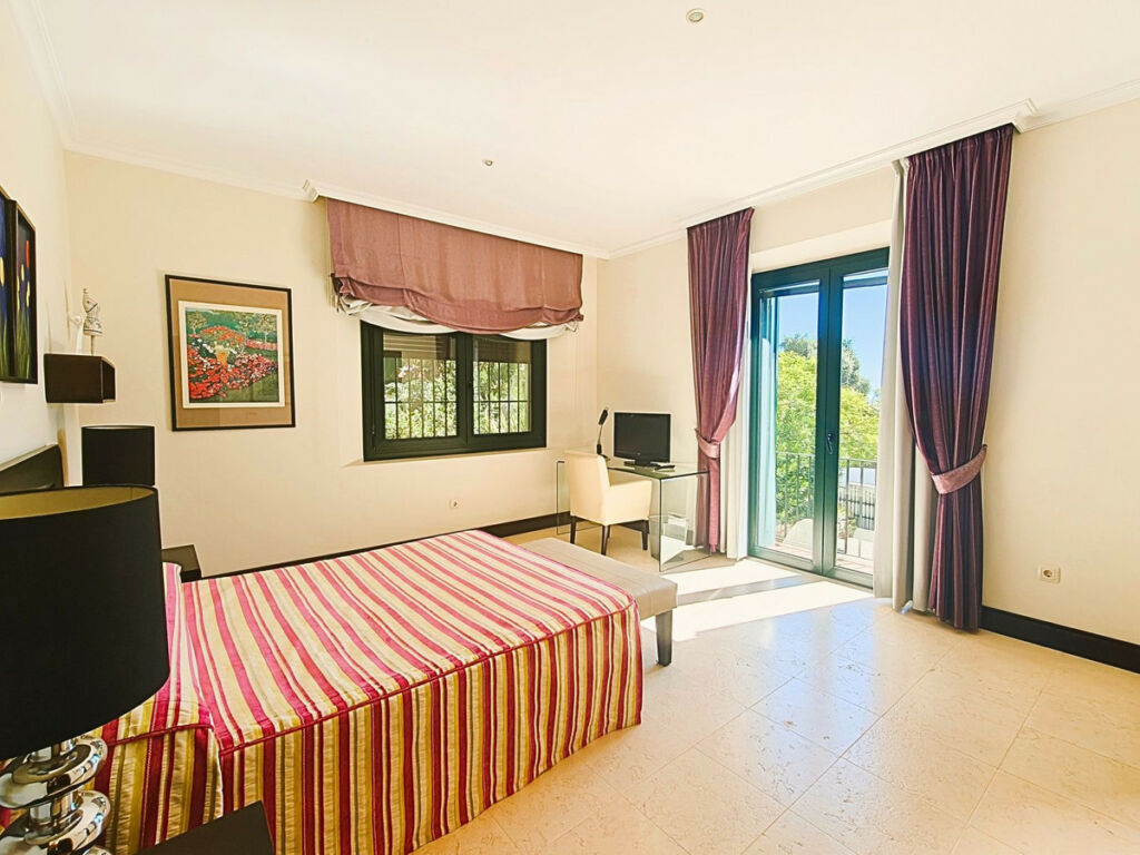 Detached Villa San Roque Club Cádiz - imagen 19