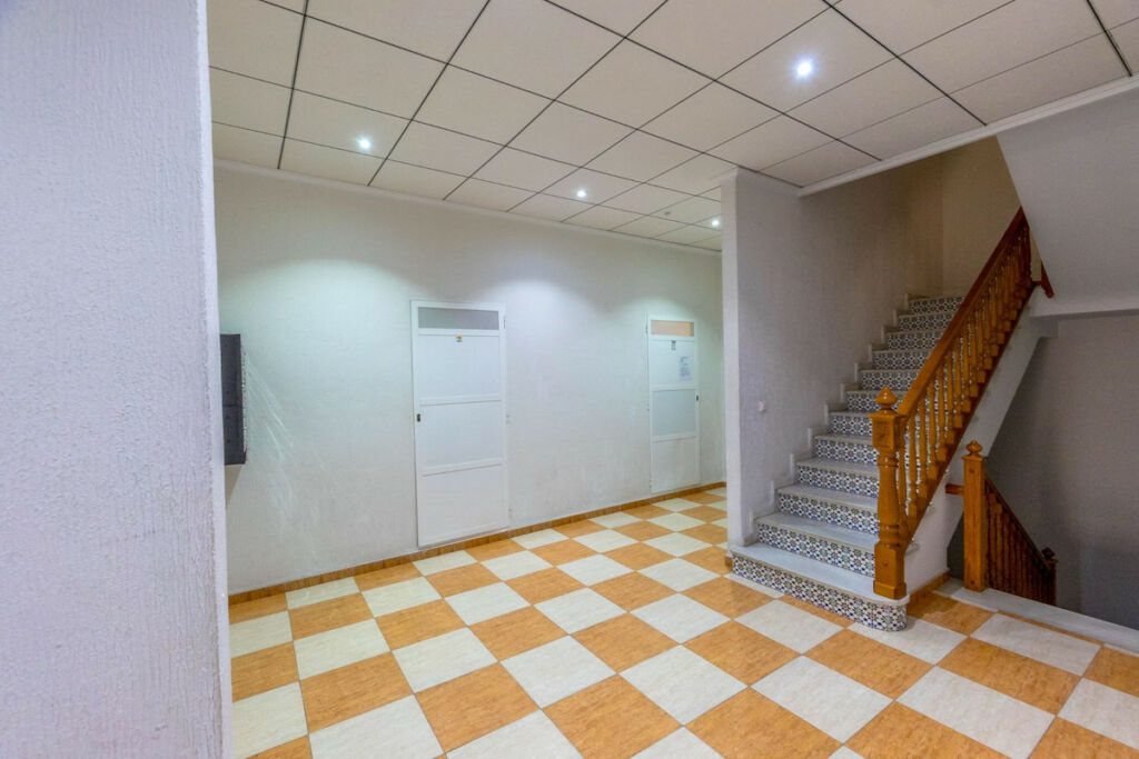 Middle Floor Apartment Torrevieja Alicante - zdjęcie 15