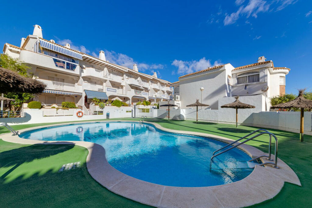 Middle Floor Apartment Orihuela Costa Alicante - image 2