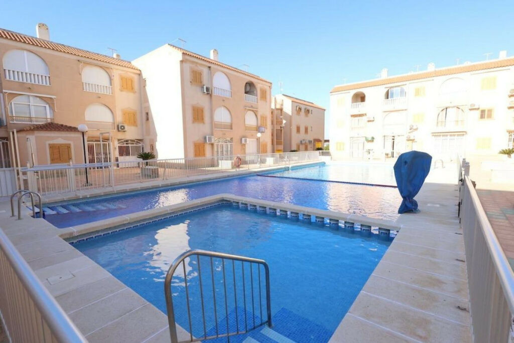 Ground Floor Apartment Torrevieja Alicante - image 2