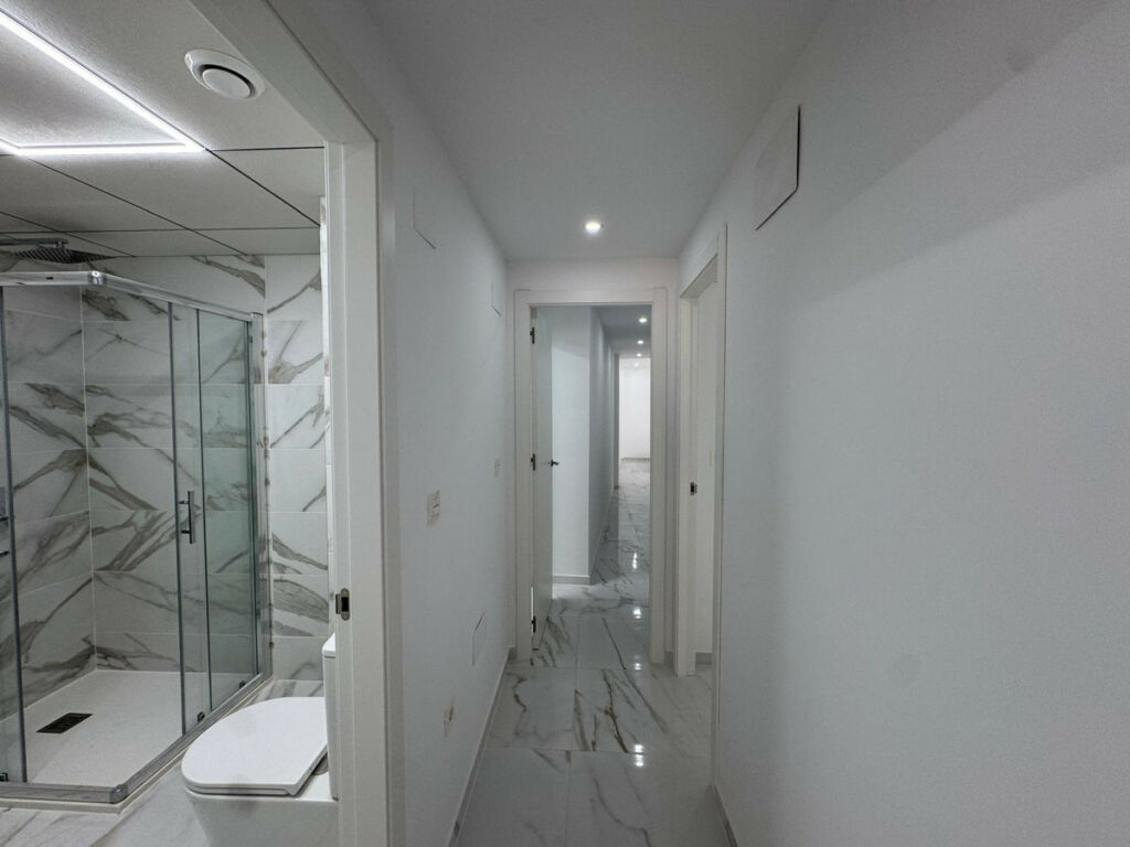 Middle Floor Apartment Torrevieja Alicante - Bild 20