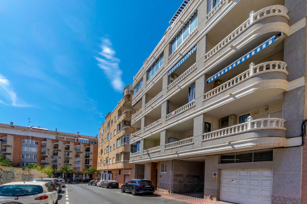 Middle Floor Apartment Torrevieja Alicante - zdjęcie 16