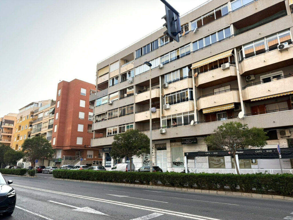 Middle Floor Apartment Torrevieja Alicante - zdjęcie 23