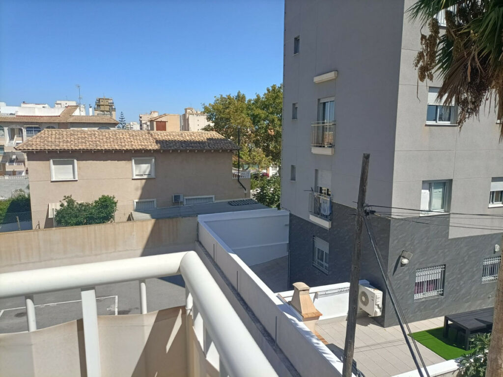 Middle Floor Apartment Torrevieja Alicante - image 27