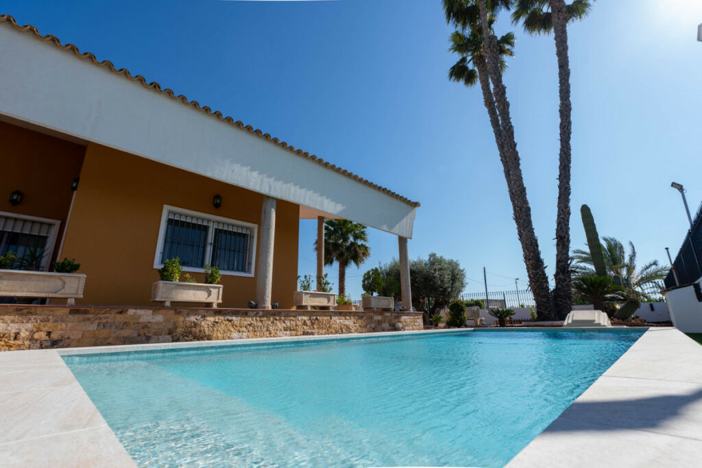 Detached Villa Orihuela Alicante - image 3