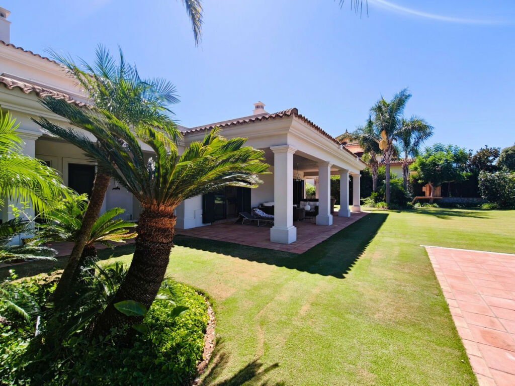 Detached Villa San Roque Club Cádiz - imagen 31