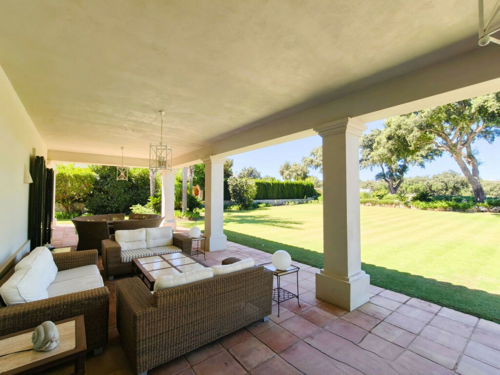 Detached Villa San Roque Club Cádiz - imagen 32