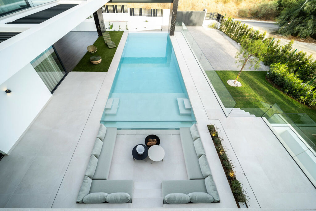 Detached Villa El Paraiso Málaga - image 35