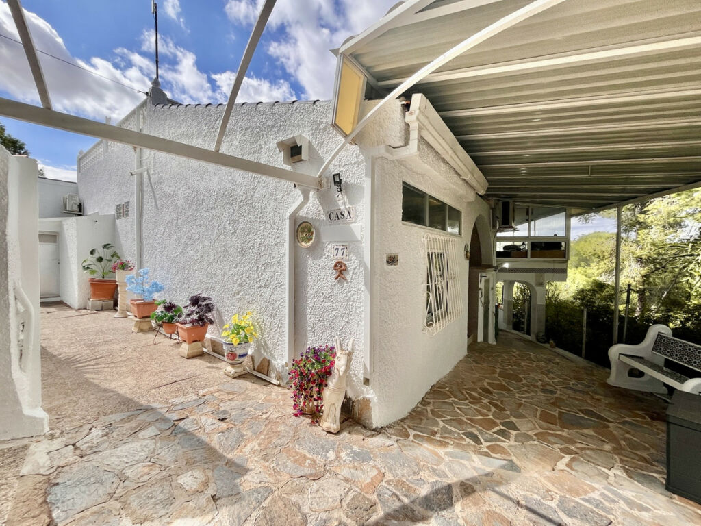 Detached Villa Pinar de Campoverde Alicante - image 35