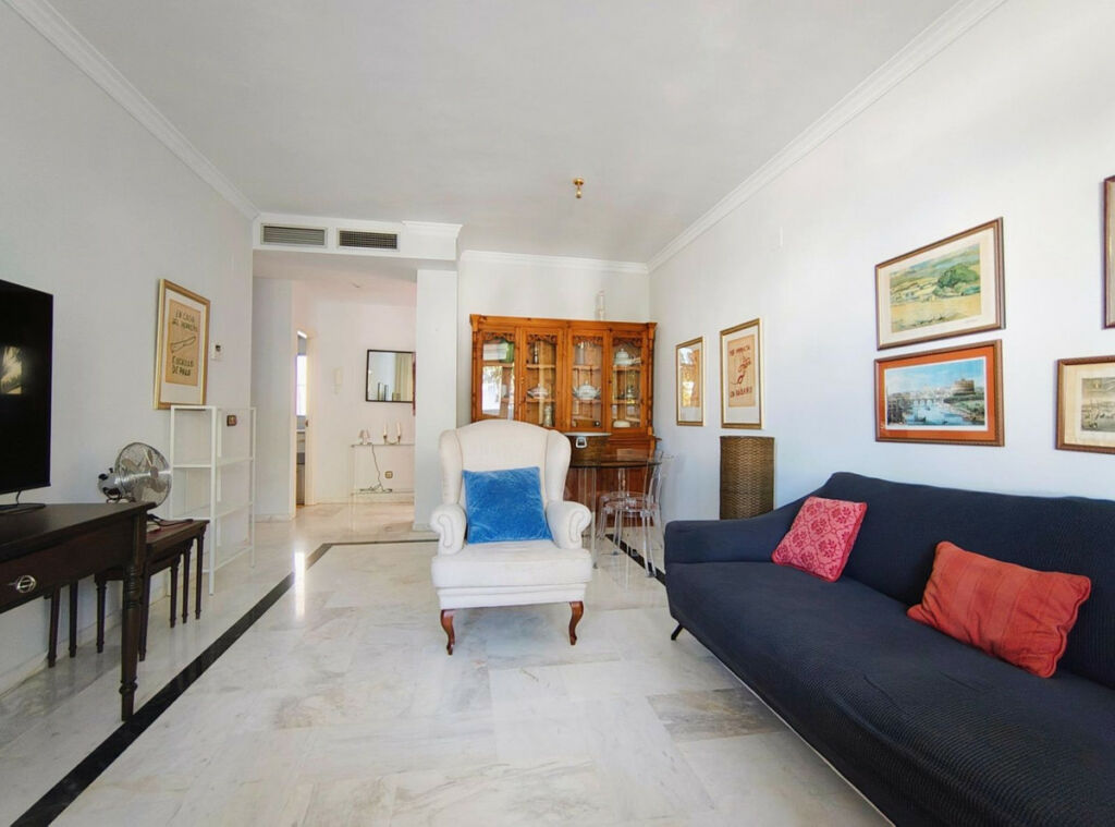Middle Floor Apartment The Golden Mile Málaga - image 35