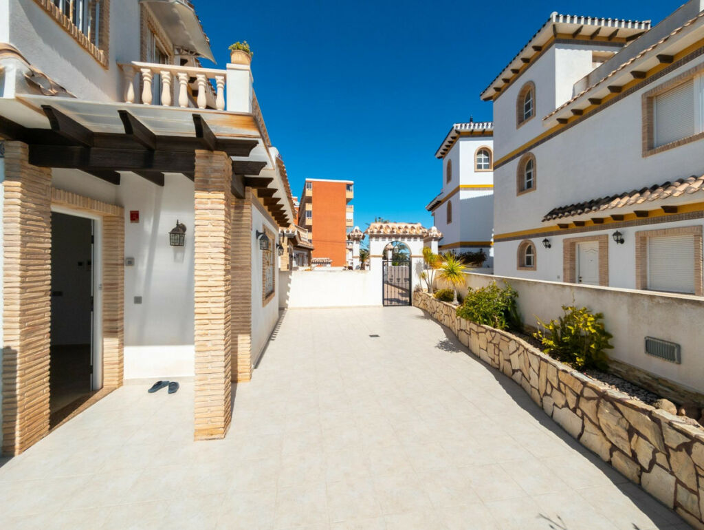 Detached Villa La Mata Alicante - zdjęcie 38