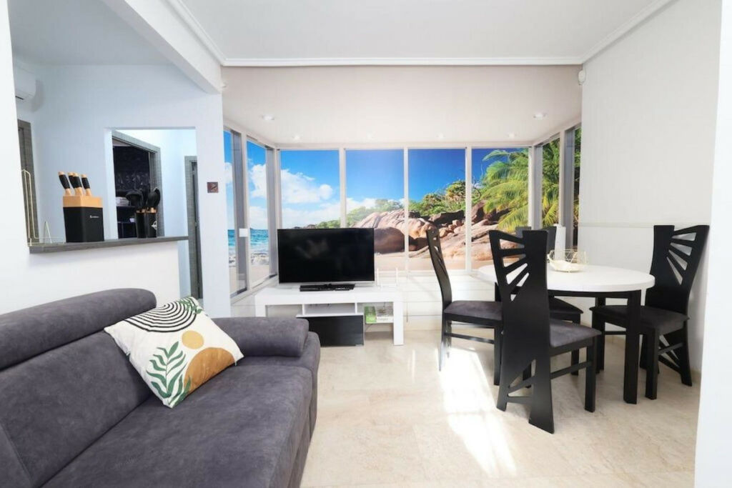 Ground Floor Apartment Torrevieja Alicante - image 4